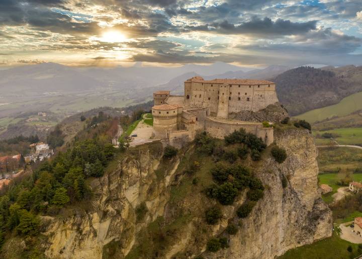 From the Marecchia Valley to San Leo Fortress